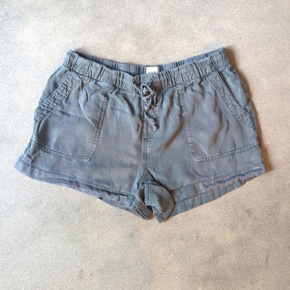 ❤️ Gap women's charcoal pull on elastic waist shorts size M